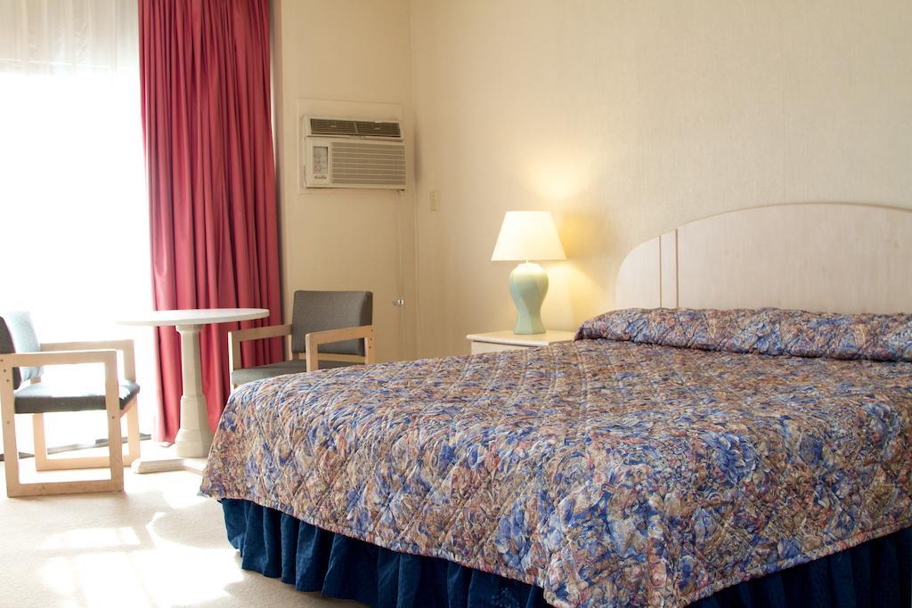 Seaport Marina Motel Long Beach Room photo