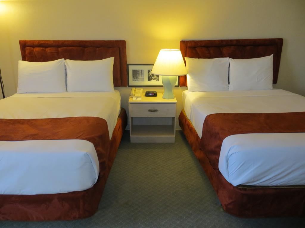 Seaport Marina Motel Long Beach Room photo