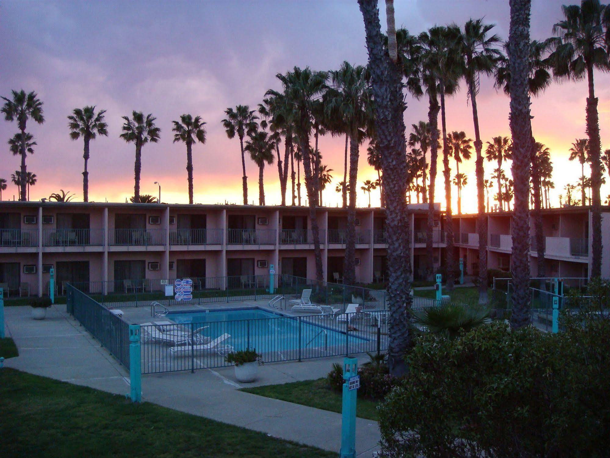 Seaport Marina Motel Long Beach Exterior photo